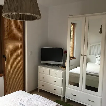 Willy Villy's Home- Appartement Tsjepelare